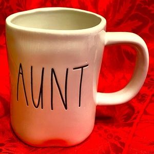 Rae Dunn AUNT mug